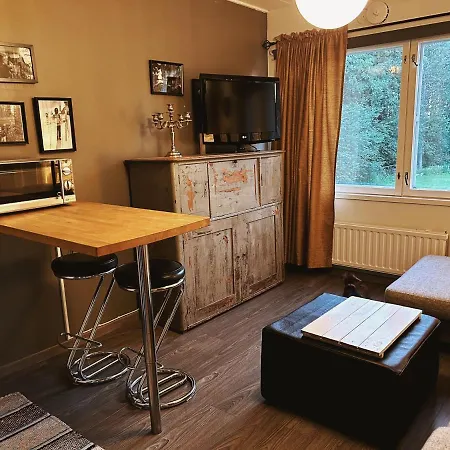 Wanha Koulu Tahko 2h Huone, Sauna, Minikeittioe, Rinteet Ravintola 6km, Sali, Wifi, Lemmikit Ok, Edukas