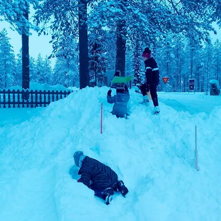 Wanha Koulu Tahko 2h Huone, Sauna, Minikeittioe, Rinteet Ravintola 6km, Sali, Wifi, Lemmikit Ok, Edukas Reittiö